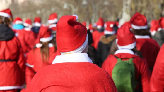 runners getting ready for the santa run on behalf of young epilepsy