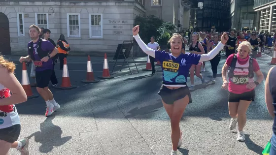 Women running 
